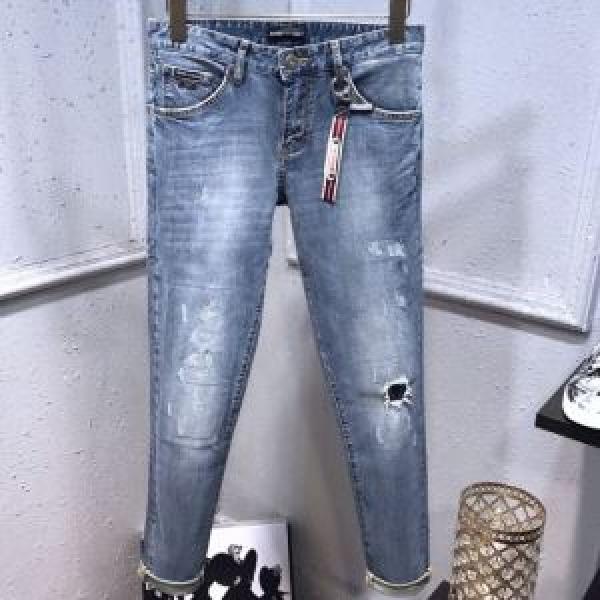 アルマーニ ファッションに取り入れよう ARMANI デニムパンツ 限定アイテム特集