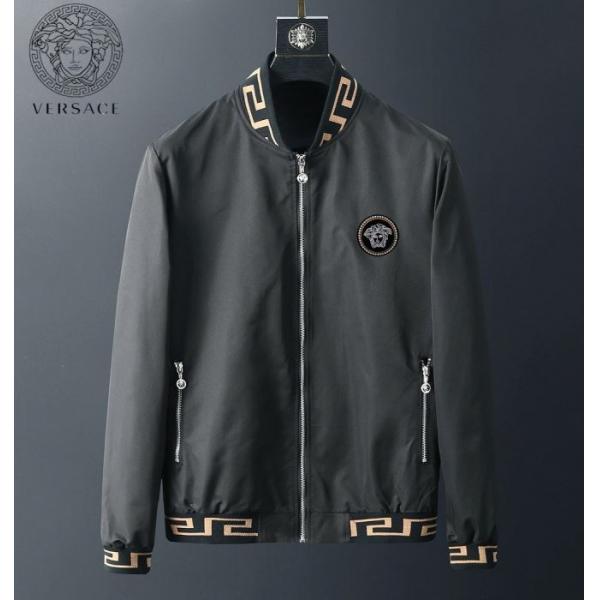 春夏大活躍2026ヴェルサーチ ジャケット メンズ VERSACEスーパーコピー 品 使いやすさが魅力的ウィンドブレーカー 新作
