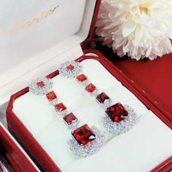 20新作です カルティエ CARTIER この時期の一番人気は  ピアス おしゃれに大人の必見