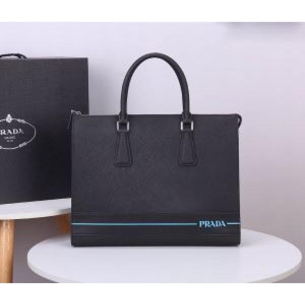 今なお素敵なアイテムだ ビジネスバッグ 海外大人気 プラダ PRADA 今年の春トレンド