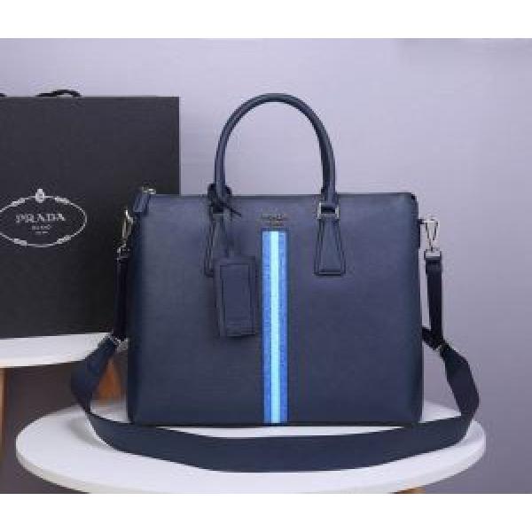 プラダ最もオススメ  PRADA 人気が継続中 ショルダーバッグ  海外でも大人気