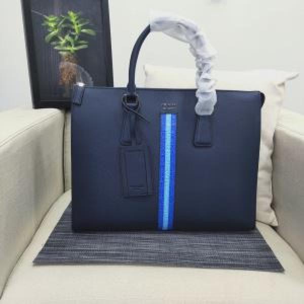 ハンドバッグ  試してみよう プラダ PRADA 手の届くプライスが魅力的