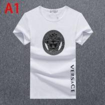 半袖Tシャツ 3色可選 オススメのアイテムを見逃すな ヴェルサーチ VERSACE コーデの完成度を高める