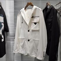 プラダ ナイロン ジャケット コピーPRADA 2026春夏大活躍 大人スタイル...