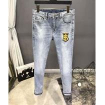 バーバリー海外限定ライン  BURBERRY 20SSトレンド ジーンズ 使いや...