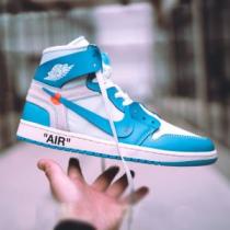 憧れブランドの2026春夏 スニーカー Off-White 個性的なスタイル オ...