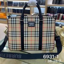 バーバリー日本未入荷カラー  BURBERRY 上品に着こなせ メンズ ショルダ...