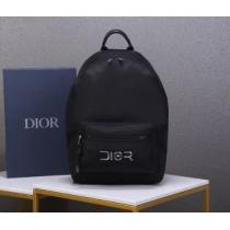 ファッションに取り入れよう ディオール DIOR 限定アイテム特集 リュック