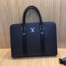 差をつけたい人にもおすすめ ビジネスバッグ ルイ ヴィトン LOUIS VUIT...