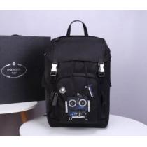 程よい最新作 プラダ PRADA 春夏コレクション新品 リュック 普段見ないデザ...