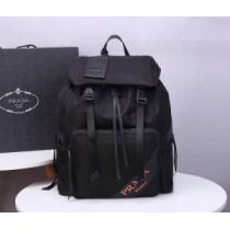2026年春夏コレクション リュック 注目されている プラダ PRADA 注目度...
