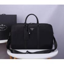 どのアイテムも手頃な価格で プラダ PRADA トレンド最先端のアイテム ショル...
