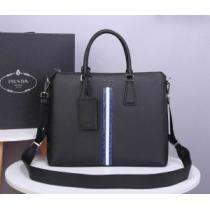 大人気のブランドの新作 ハンドバッグ 取り入れやすい  プラダ PRADA 確定...