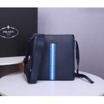 是非ともオススメしたい ショルダーバッグ プラダ使いやすい新品  PRADA