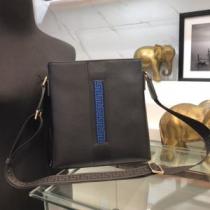 希少ヴェルサーチ ショルダーバッグメンズ メドゥーサヘッド VERSACE コピー 通販2026トレンドビジネスシーン高級レザー