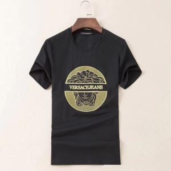 VERSACEロゴ メンズ トップス 今人気の秘訣 ヴェルサーチｔシャツ コピー おしゃれ人気ランキング2026最新トレンド半袖服