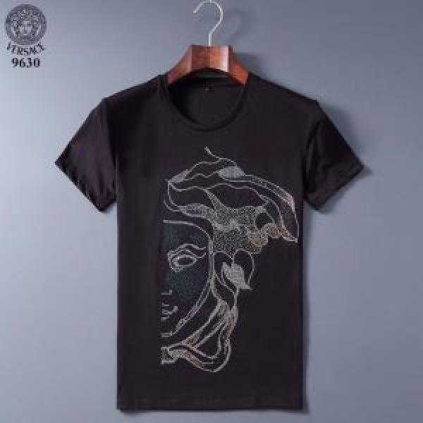 2026年春新作VERSACEコレクション ヴェルサーチ ｔシャツ コピー 半袖 優しい コーデ個性的なｔシャツメンズセール