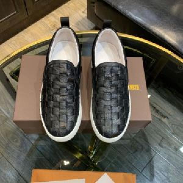 ボッテガ ヴェネタ 人気が継続中2色可選  BOTTEGA VENETA 海外でも大人気 スニーカー 2026年春限定