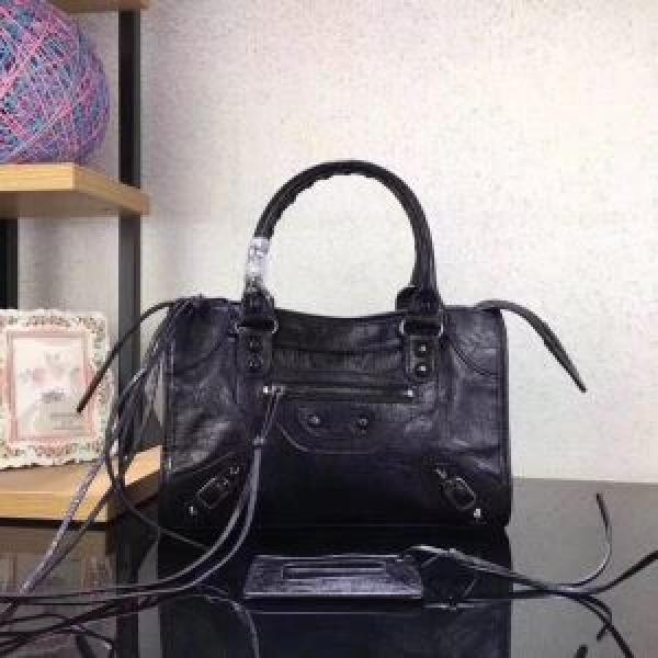 愛らしい春の新作 レディースバッグ お値段もお求めやすい バレンシアガ BALENCIAGA  2026話題の商品