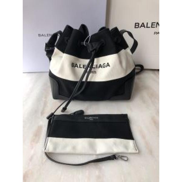 バレンシアガ 限定色がお目見え BALENCIAGA 新作が見逃せない  レディースバッグ一目惚れ級に