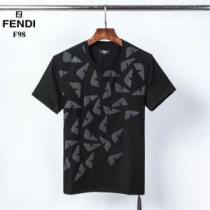 半袖Tシャツ 累積売上総額第１位 2色可選 フェンディ普段のファッション  FE...
