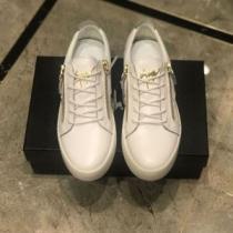 ジュゼッペ ザノッティ手頃価格でカブり知らず 2色可選  GIUSEPPE ZANOTTI 価格も嬉しいアイテム ランニングシューズ