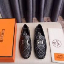 エルメス 通勤通学どちらでも使え HERMES 限定アイテムが登場 ローファー ...