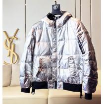 SUPREMEダウンメンズファッション秋冬2026トレンドランキングシュプリームダウンジャケットコーデシルバー個性的新作