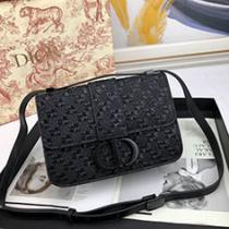 素晴らしいDIOR 30 MONTAIGNEショルダーバッグ使い勝手女性バッグコーデパーティー特に話題なの上品ディオール新作