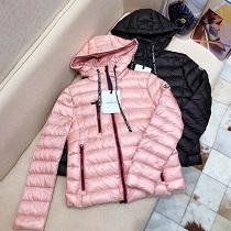 オシャレ着こなし 2026冬MONCLER モンクレールダウンジャケット滑らかな肌触りに仕上がってレディース保温