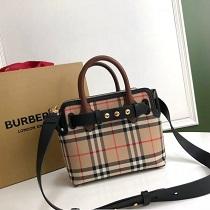 バーバリー コーデの完成度を高める BURBERRY オススメのアイテムを見逃すな レディースバッグ