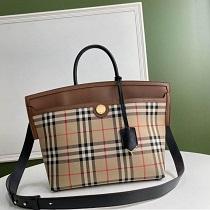 BURBERRY 高級感のある素材 レディースバッグ 一番手に入れやすい バーバ...