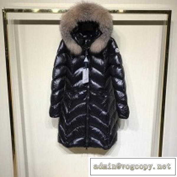 大活躍間違いなしMONCLER モンクレール 新作 ファー襟 レディースダウンジャケット 小顔効果あり 保温性も優れた
