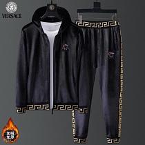 裏起毛 秋から晩冬まで活躍する上品VERSACE ヴェルサーチ コピー 幅広い着...