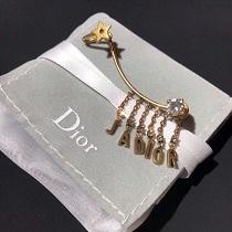 今流行DIOR ディオール スーパー コピー 視線を集めるイヤーカフ キレイなデザインが揺れる 片耳用