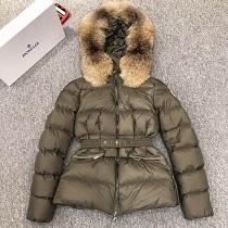 素敵秋冬定番新品MONCLER モンクレール ダウン コピー 幅広いコーデスタイル ファー襟 女性用ダウンジャケット