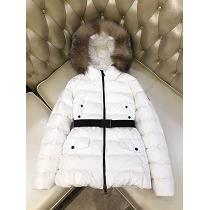 上質な高級防寒着MONCLER モンクレール スーパー コピー ウエスト絞り 良...
