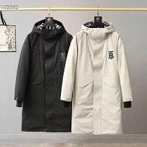 ベーシックでシンプルな防寒着 バーバリー コピー シンプルでキレイに着こなし 秋...