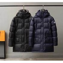 BURBERRY バーバリー 服 コピー ベーシックでシンプルな防寒着 重さも感...