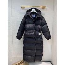 防寒着2026-21秋冬おすすめPRADA プラダ ダウン ボディバッグを付き 抜群の暖かさを実現 ロング 女性用