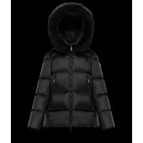 お手頃高品質な人気防寒着MONCLER モンクレール コピー レディース 大人っぽい雰囲気が感じ ダウンジャケット