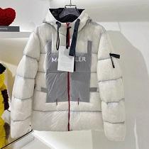多くのセレブも愛用するブランド新作MONCLER モンクレール コピー モノトーンのかわいいバージョン ダウン
