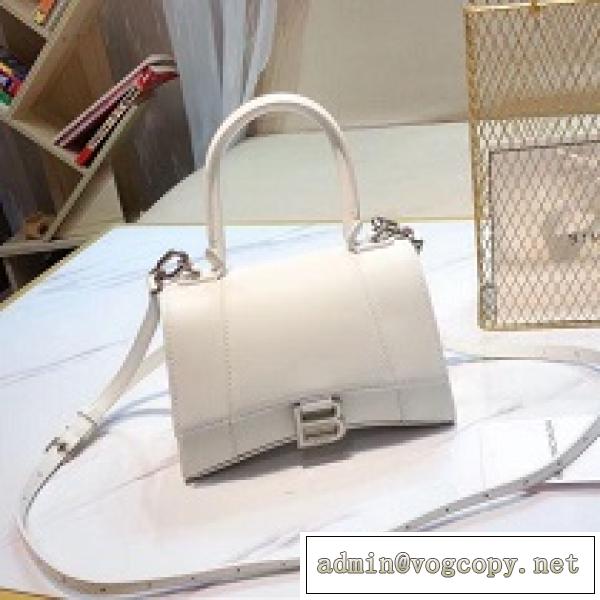 差をつけたい人にもおすすめ レディースバッグ 人気は今季も健在 バレンシアガ BALENCIAGA