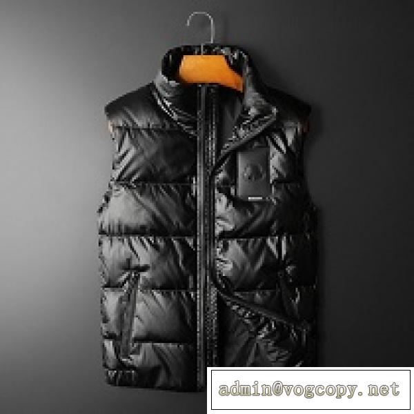 シンプルで高品質着回しMONCLER モンクレール コピー ダウンベスト 耐久性に優れた作り 抜群の暖かさを実現