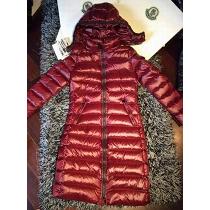 MONCLER モンクレール コピー 薄く軽量化された 実用性にも優れた きれいめ大人スタイル 女性用 ロングダウン