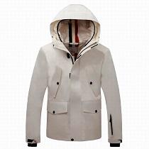秋冬MONCLER モンクレール スーパーコピー メンズ ダウンコート 潔さが表れた白のスタイリング 品が良く見た目