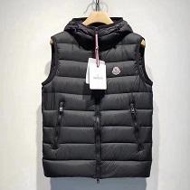 秋冬季節を通して活躍MONCLER モンクレール メンズ コピー 高い軽量性と耐...