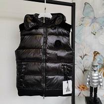 保温性抜群で高品質なMONCLER モンクレール ダウン ベスト シンプルな無地デザイン 着回し力の高さ 女性用