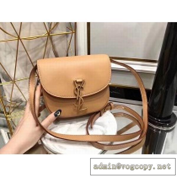 新作を先取り Saint Laurent  KAIA 斜め掛けバッグ レザー サンローラン コピー ショルダーバッグ 無地