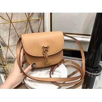 新作を先取り Saint Laurent  KAIA 斜め掛けバッグ レザー サンローラン コピー ショルダーバッグ 無地